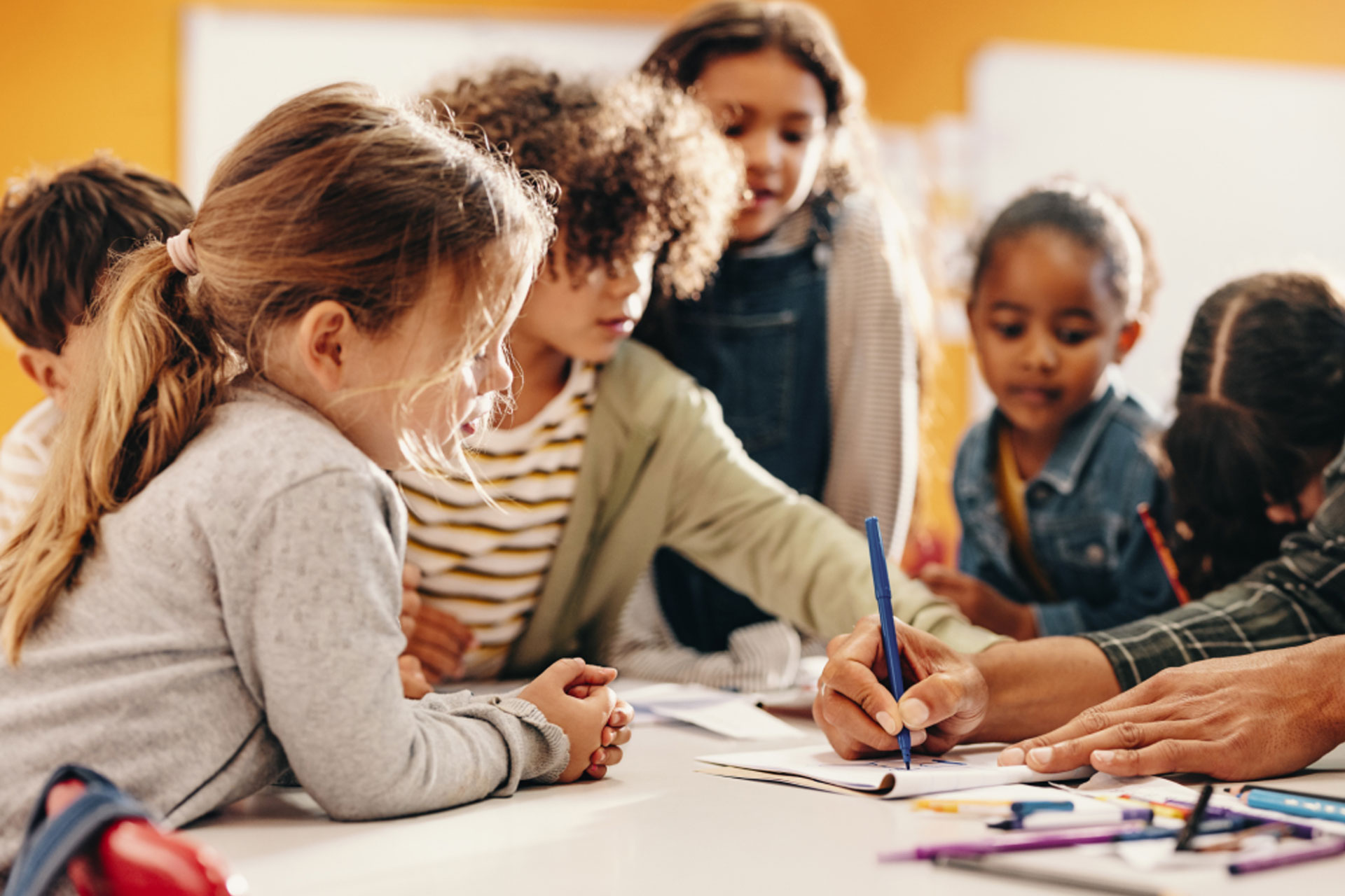 How to Successfully Incorporate Virtual Reality into Your Lesson Plans  