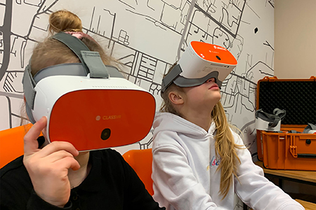 How to Successfully Incorporate Virtual Reality into Your Lesson Plans  