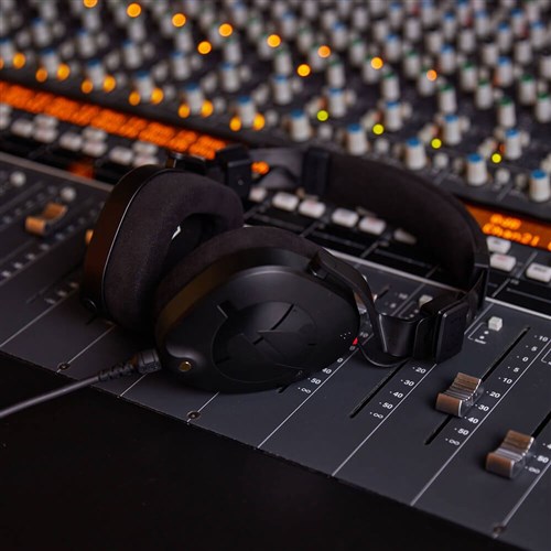 RODE NTH-100 Professional Over-Ear Headphones